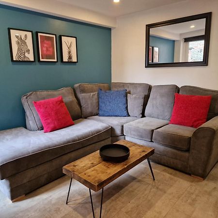 Stylish 5-Bed Home, Each With En-Suite And Own Tv Coventry Eksteriør billede