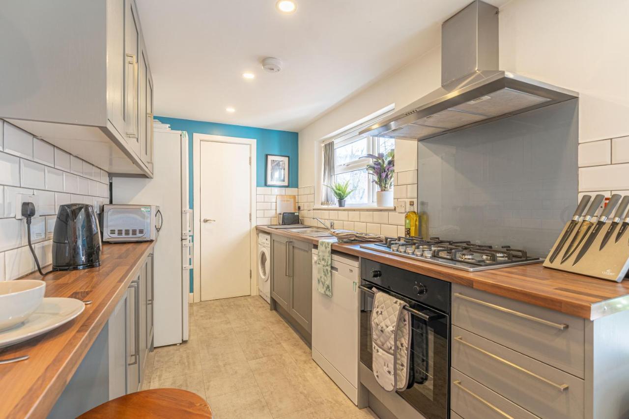 Stylish 5-Bed Home, Each With En-Suite And Own Tv Coventry Eksteriør billede