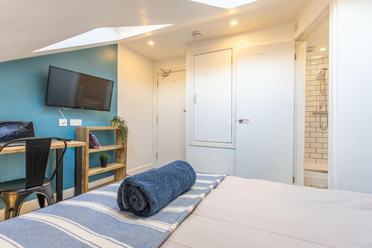 Stylish 5-Bed Home, Each With En-Suite And Own Tv Coventry Eksteriør billede