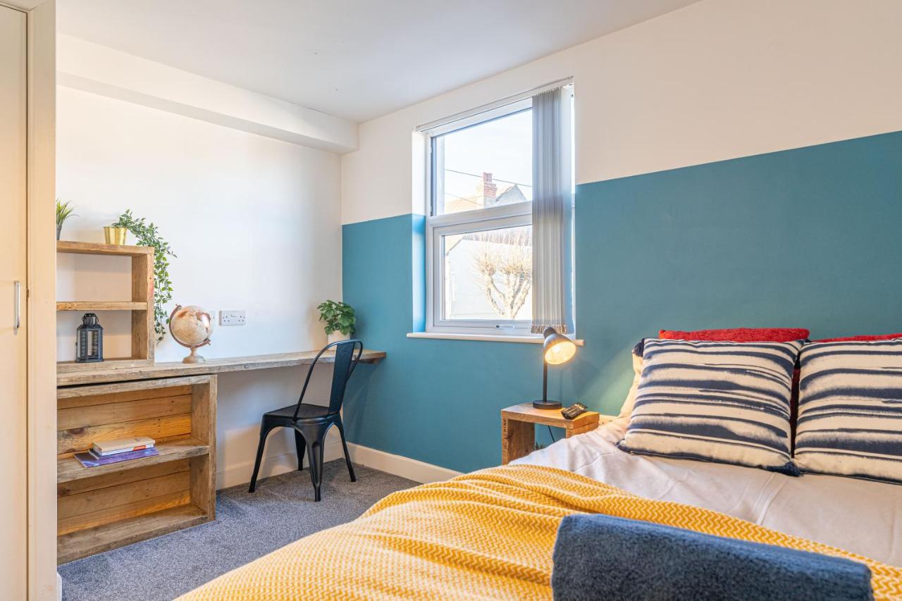 Stylish 5-Bed Home, Each With En-Suite And Own Tv Coventry Eksteriør billede