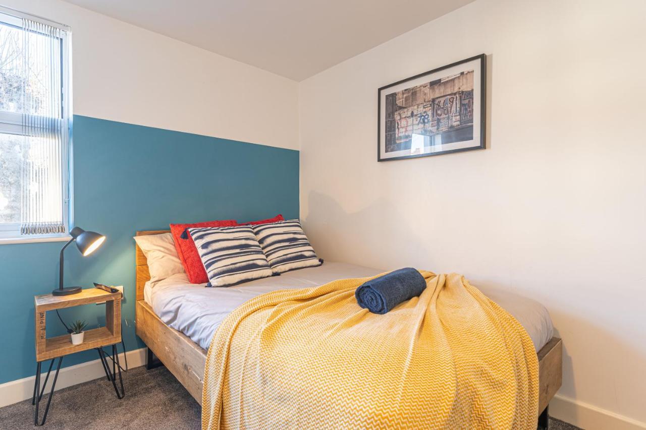 Stylish 5-Bed Home, Each With En-Suite And Own Tv Coventry Eksteriør billede