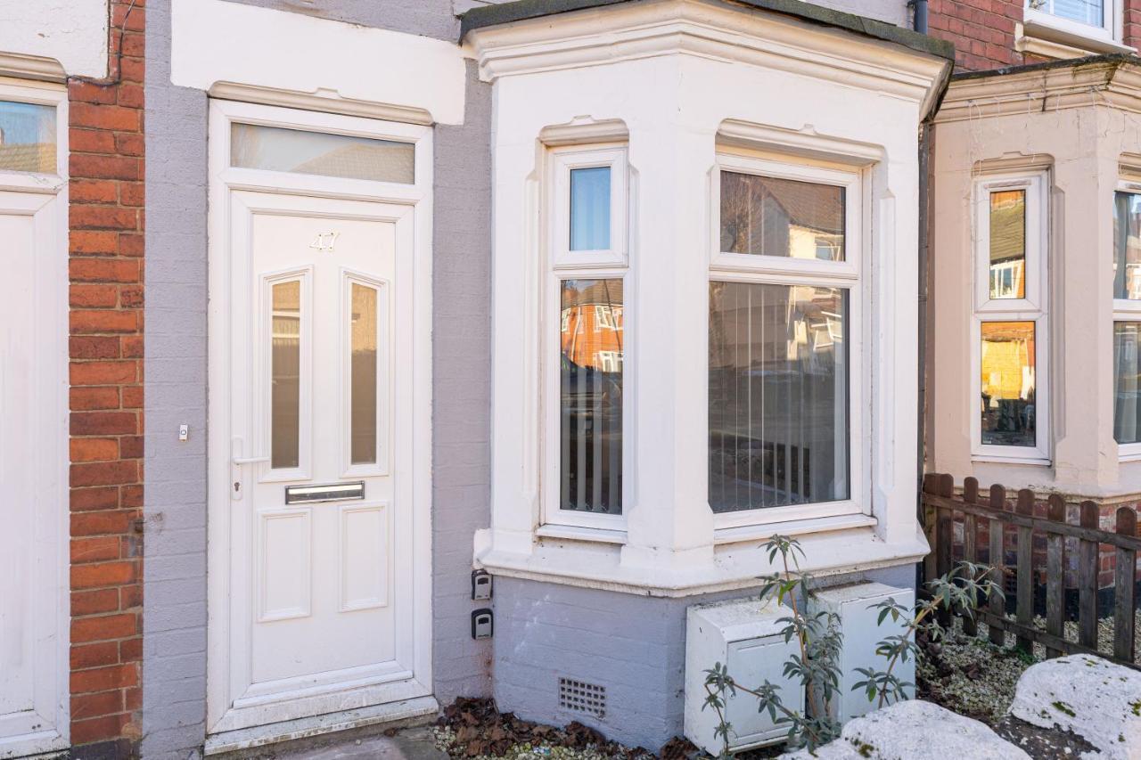 Stylish 5-Bed Home, Each With En-Suite And Own Tv Coventry Eksteriør billede