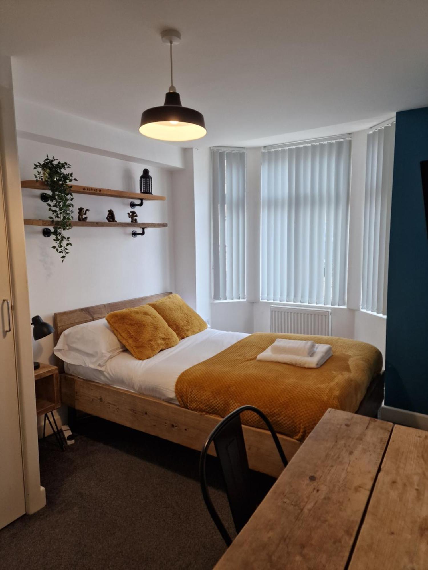 Stylish 5-Bed Home, Each With En-Suite And Own Tv Coventry Eksteriør billede
